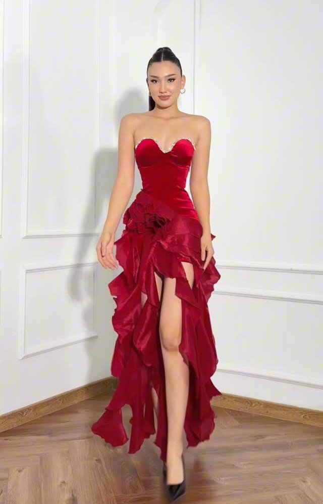 Sexy Tube Top Cinched Waist Fungus Tassel Dress