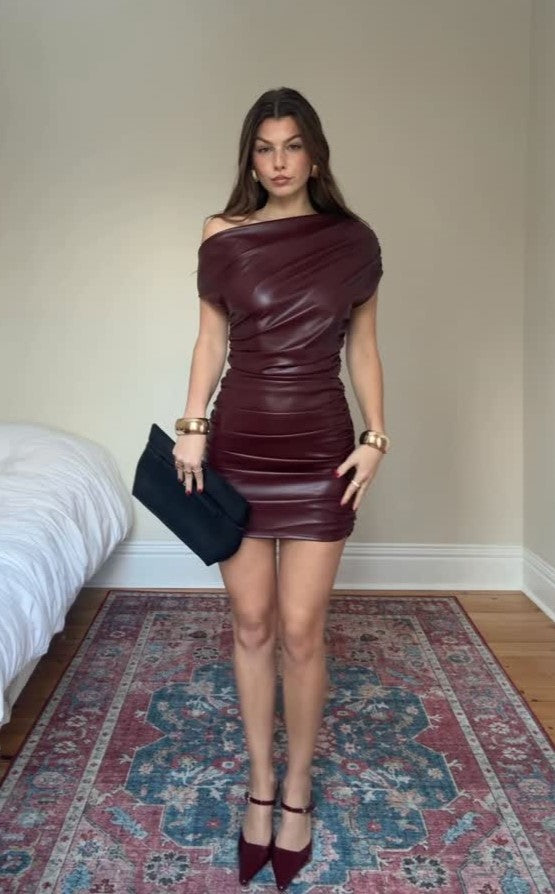 Sexy Oblique Shoulder Leather Mini Skirt
